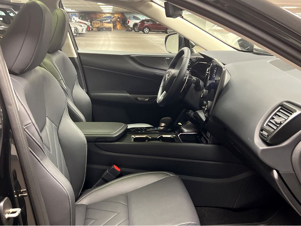 2026 Lexus NX 450h+ Luxury