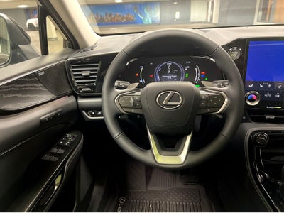 2026 Lexus NX 450h+ Luxury