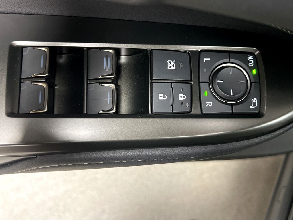 2026 Lexus NX 450h+ Luxury