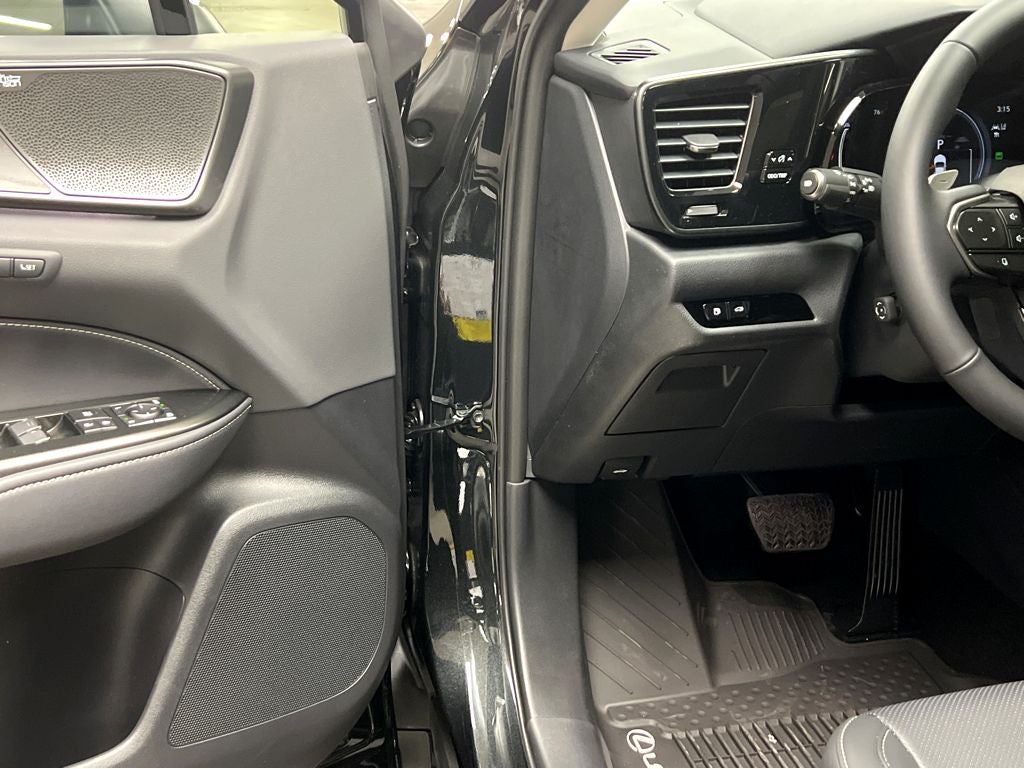 2026 Lexus NX 450h+ Luxury