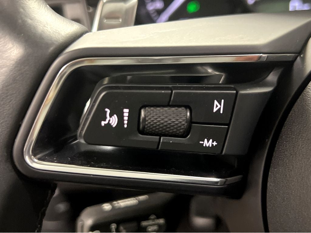 2023 Porsche Macan T