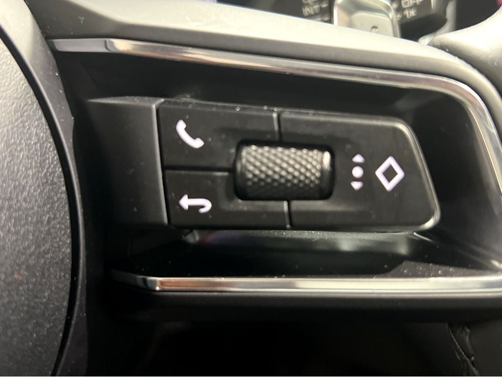 2023 Porsche Macan T