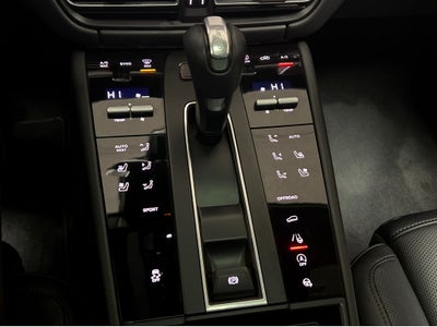 2023 Porsche Macan T