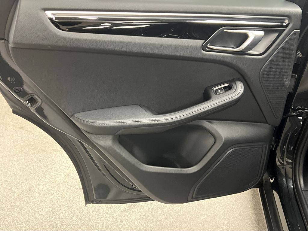 2023 Porsche Macan T