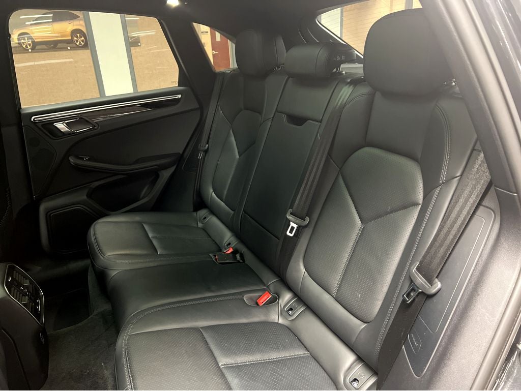 2023 Porsche Macan T
