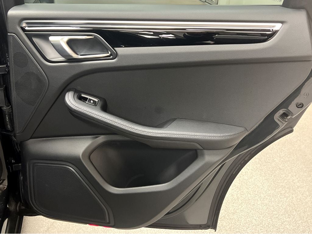 2023 Porsche Macan T