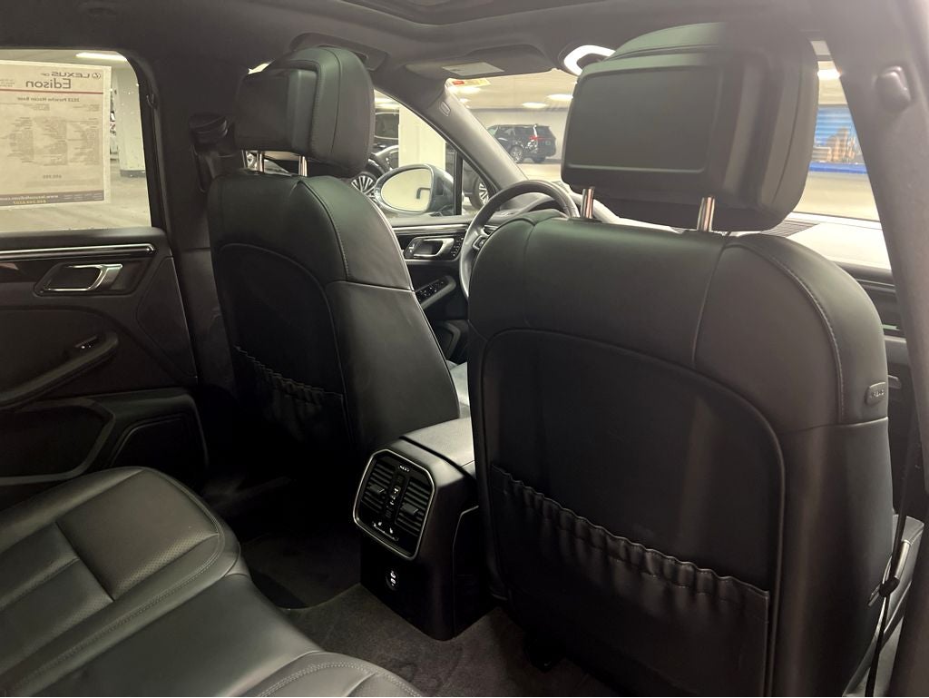 2023 Porsche Macan T