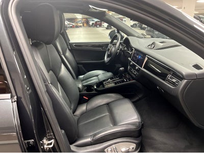 2023 Porsche Macan T