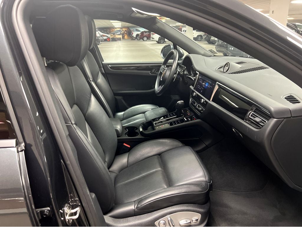 2023 Porsche Macan T
