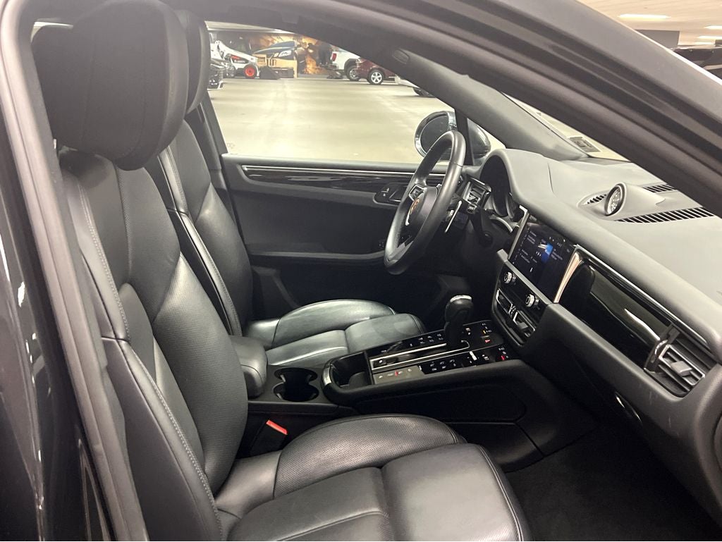 2023 Porsche Macan T