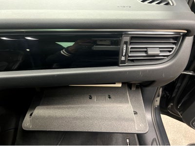 2023 Porsche Macan T