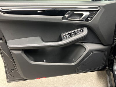 2023 Porsche Macan T